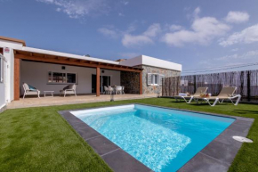 Holiday Villa Rustika Family Luxe - Rural, Piscina, BBQ by Holidays Home